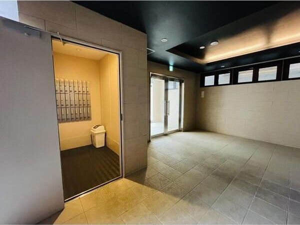 ヴィラペントハウス堺東のロビー