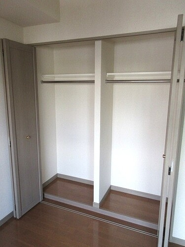 ライオンズマンション白金台の収納|クロゼット　※前回募集時2018年6月の写真