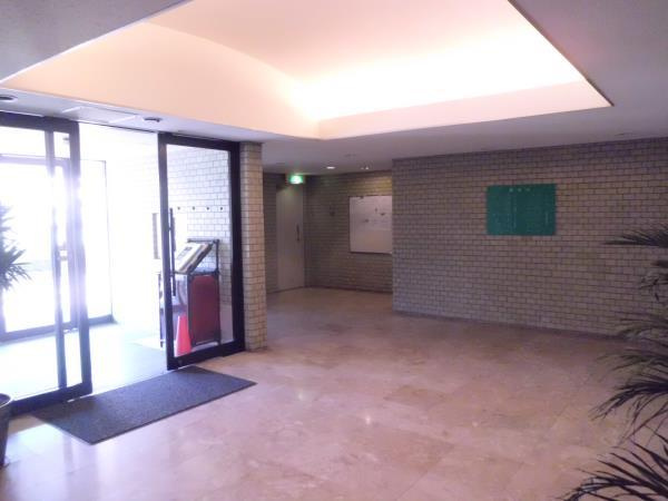 高輪パーク・ホームズのエントランス|落ち着いたエントランスです