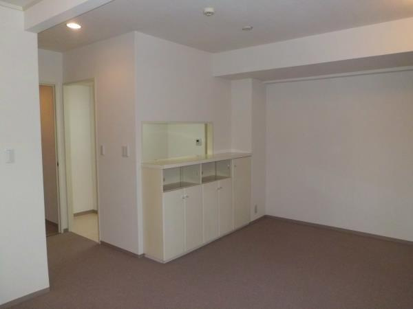 高輪パーク・ホームズの居間・リビング|こちらの居間で趣味の時間をお楽しみください