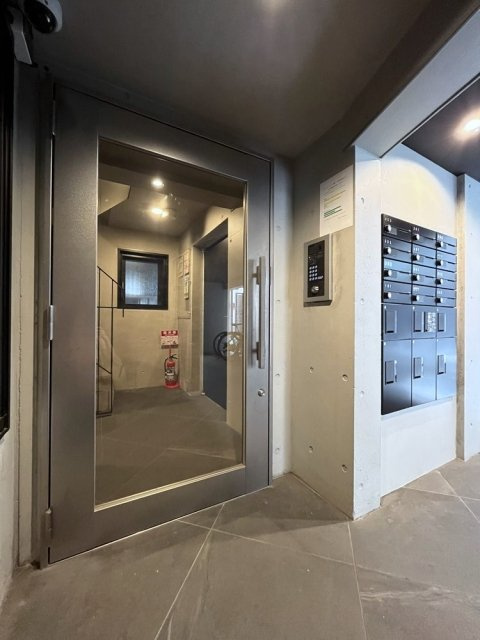 Ｌｉｖｅ　Ｆｌａｔ蔵前のエントランス|建物の内部です