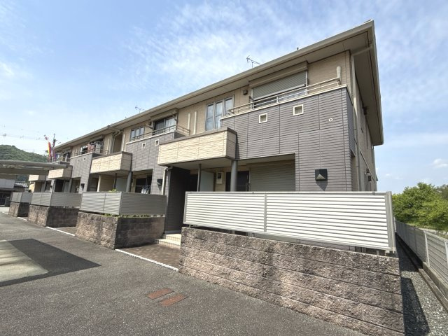 ヴィラーチェ砥堀Ｂ棟の外観
