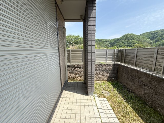 ヴィラーチェ砥堀Ｂ棟のバルコニー