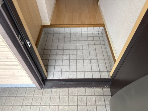 ヴィラーチェ砥堀Ｂ棟の玄関