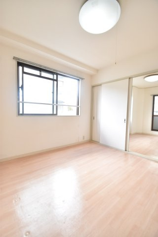 大阪市城東区野江２丁目の賃貸マンションの寝室