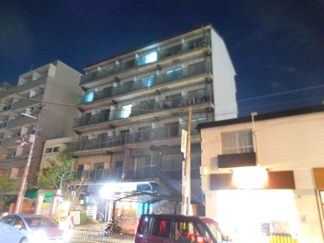 ドロメンスカセ三番館の外観