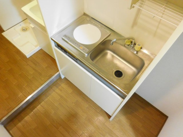 ドロメンスカセ三番館のキッチン