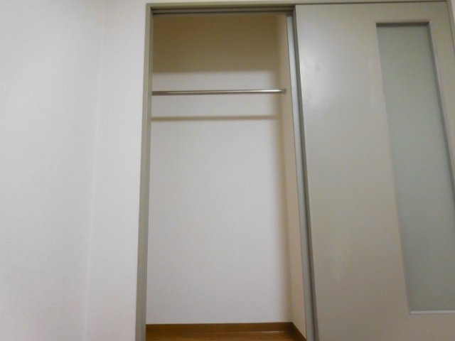 ドロメンスカセ三番館の収納