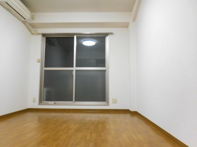 ドロメンスカセ三番館