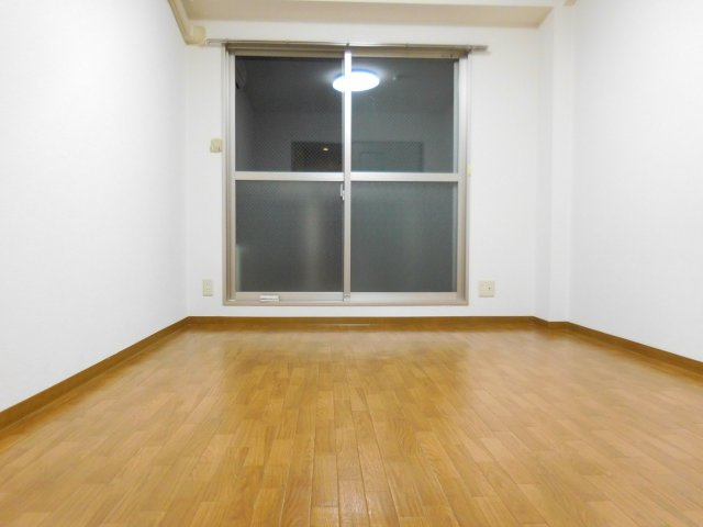 ドロメンスカセ三番館の居間・リビング