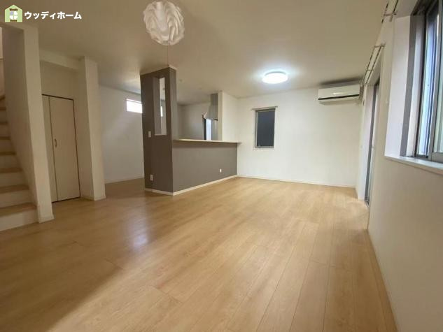 川口市柳崎1丁目　中古一戸建ての居間・リビング