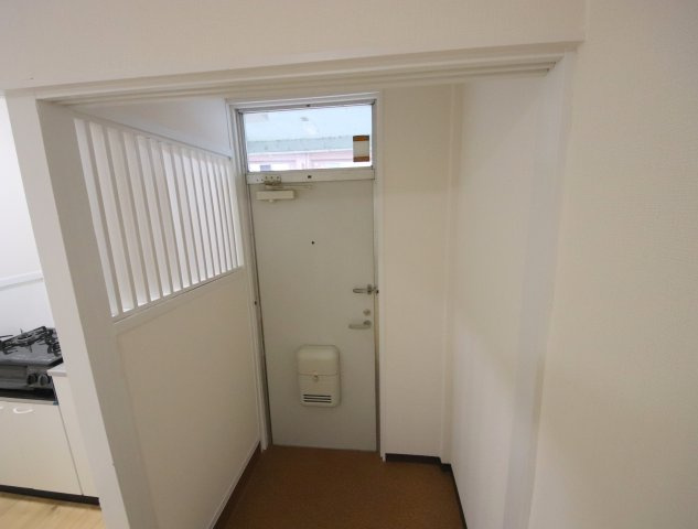 アドバンハイツ1号館の玄関