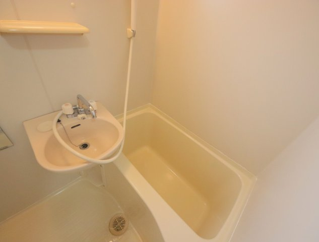 アドバンハイツ1号館の浴室