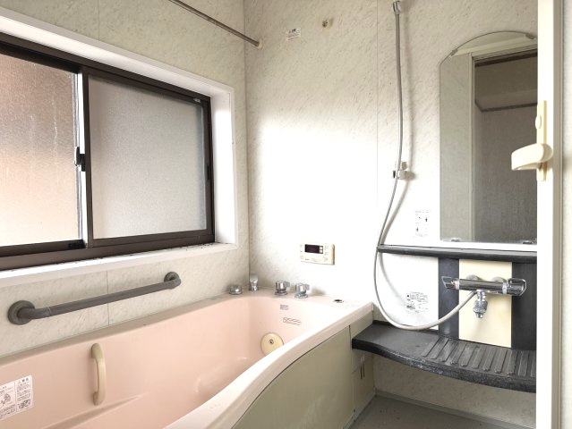 飯塚市長尾 中古戸建住宅 ＋ 倉庫の浴室|システムバス