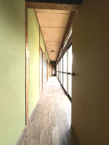 飯塚市長尾 中古戸建住宅 ＋ 倉庫の内装|廊下