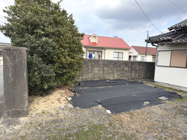 飯塚市長尾 中古戸建住宅 ＋ 倉庫の外観|敷地内