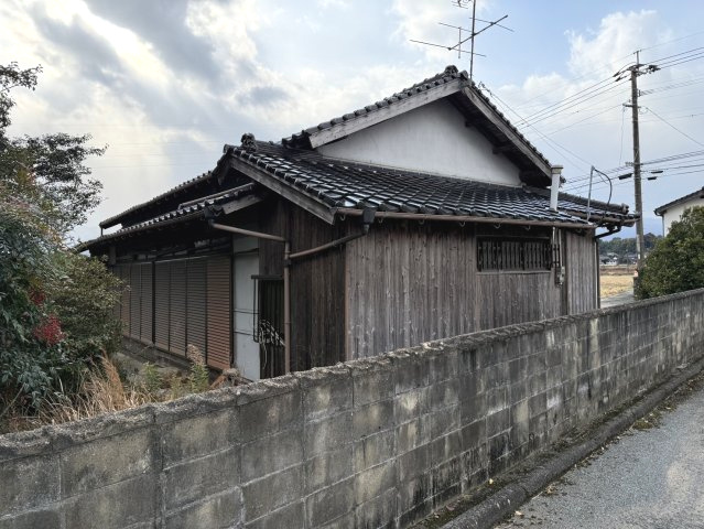 飯塚市長尾 中古戸建住宅 ＋ 倉庫の外観|公道からの外観