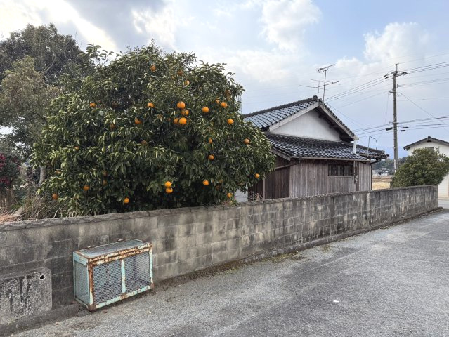 飯塚市長尾 中古戸建住宅 ＋ 倉庫の外観|公道からの外観