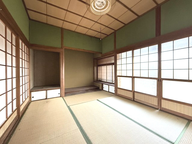 飯塚市長尾 中古戸建住宅 ＋ 倉庫の和室|6.0帖の和室