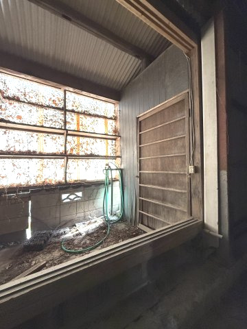 飯塚市長尾 中古戸建住宅 ＋ 倉庫の収納|離れの倉庫内