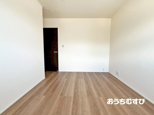 春日井市高森台5丁目(全2棟)の洋室