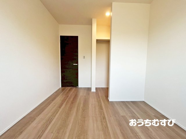 春日井市高森台5丁目(全2棟)の洋室