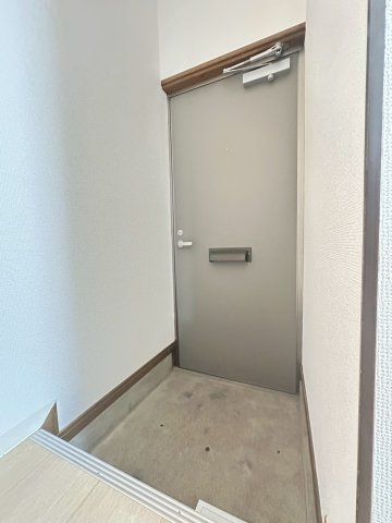 コーポホリデーインの玄関