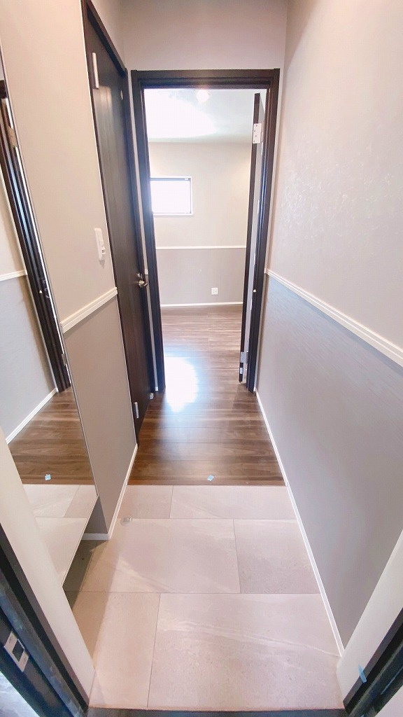 パインスコッチの玄関