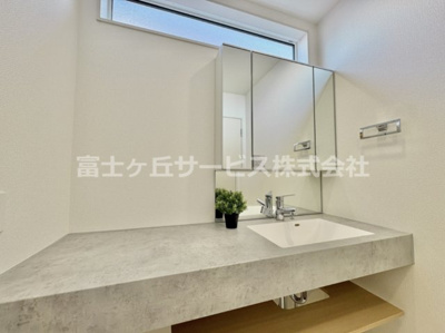 【独立洗面台】 | 豊橋市西高師町 新築一戸建て 1号棟 | 独立洗面台で身支度をすべて済ませてしまいましょう