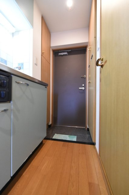 ルーブル学芸大学弐番館の玄関