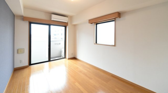 ルーブル学芸大学弐番館の洋室