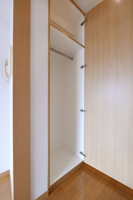 ルーブル学芸大学弐番館の収納|クローゼット