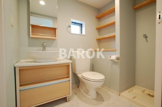 チェルカーレ大橋のトイレ