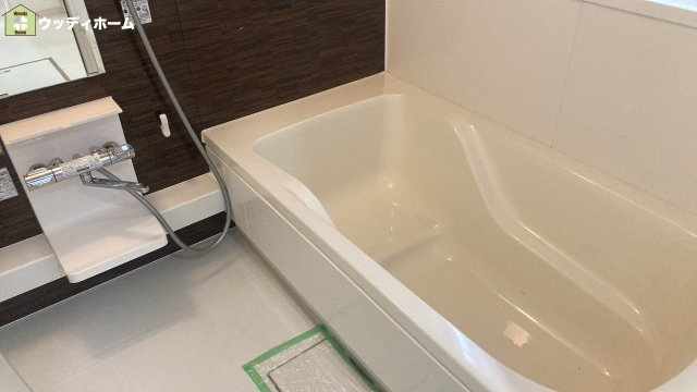 草加市谷塚仲町　中古一戸建ての浴室