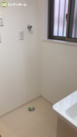 草加市谷塚仲町　中古一戸建てのランドリースペース
