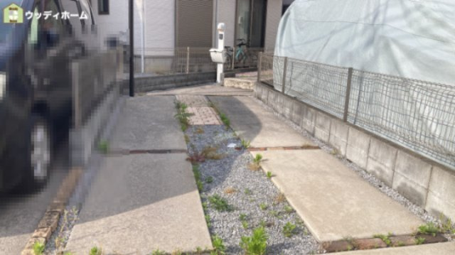 草加市谷塚仲町　中古一戸建ての駐車場
