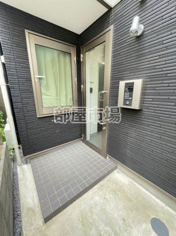 オーシャンハイツ浅草のエントランス