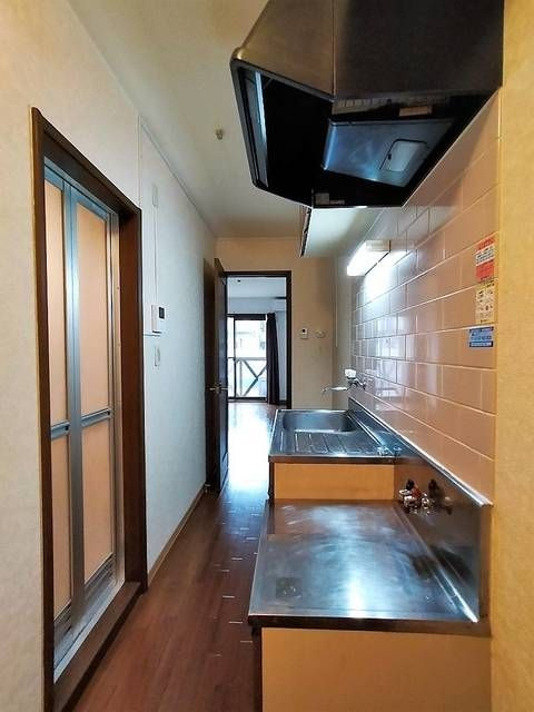 フラワーハイツの居間・リビング