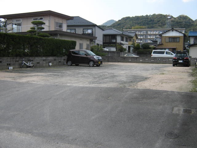 河村春男駐車場