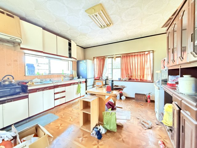 【畑付き】結城市大字結城中古住宅の居間・リビング