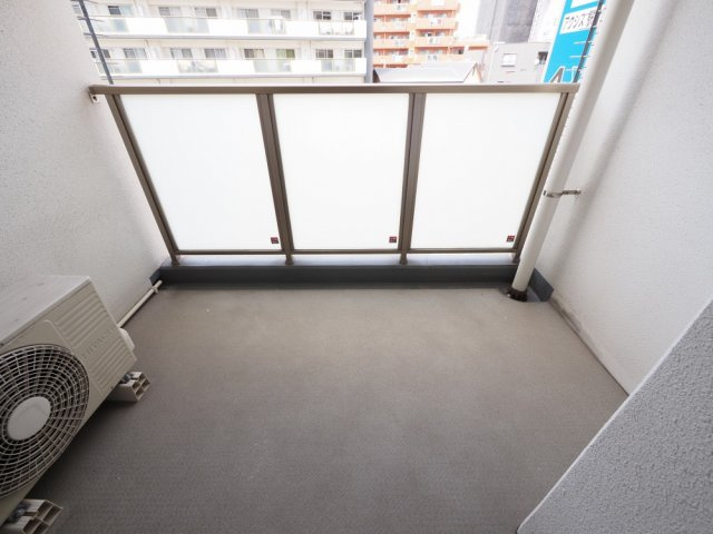 エステムコート梅田・天神橋IIグラシオのバルコニー