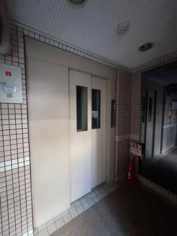 グローバル湊川ハイツのロビー
