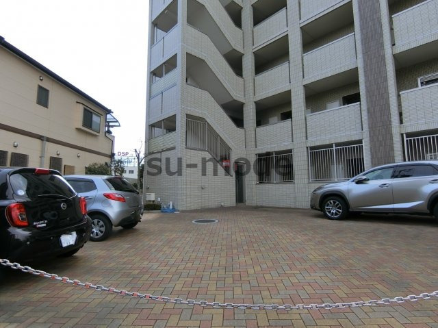 ルンガヴィータの駐車場