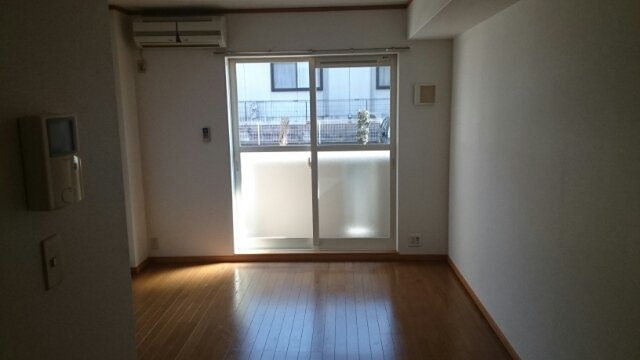 北六甲ヒルズの居間・リビング