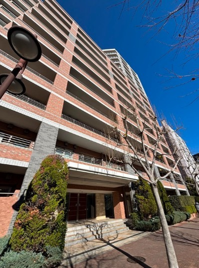 中落合パーク・ホームズの外観