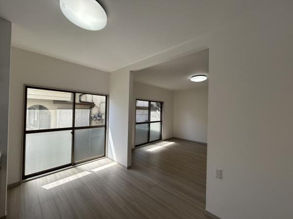 【居間・リビング】 | 南区老司１丁目 　中古一戸建☆仲介手数料無料☆