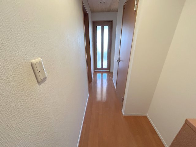クレストパーク東生駒の玄関