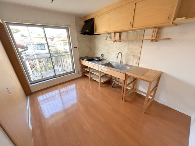 クレストパーク東生駒の居間・リビング