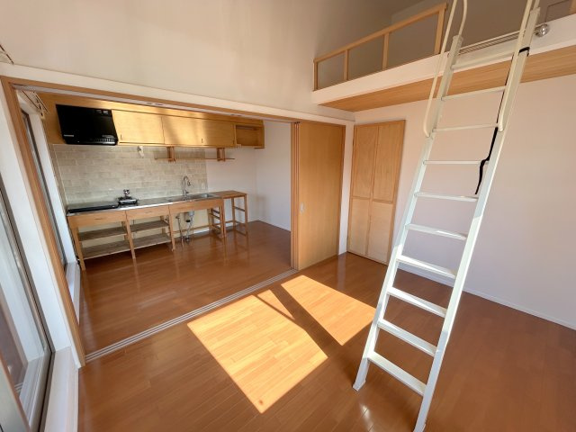 クレストパーク東生駒の洋室