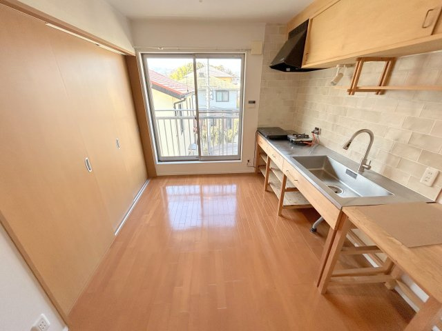 クレストパーク東生駒の居間・リビング